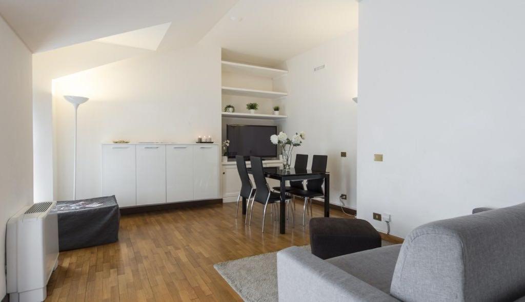 Milan Royal Suites - Centro Cadorna Luaran gambar