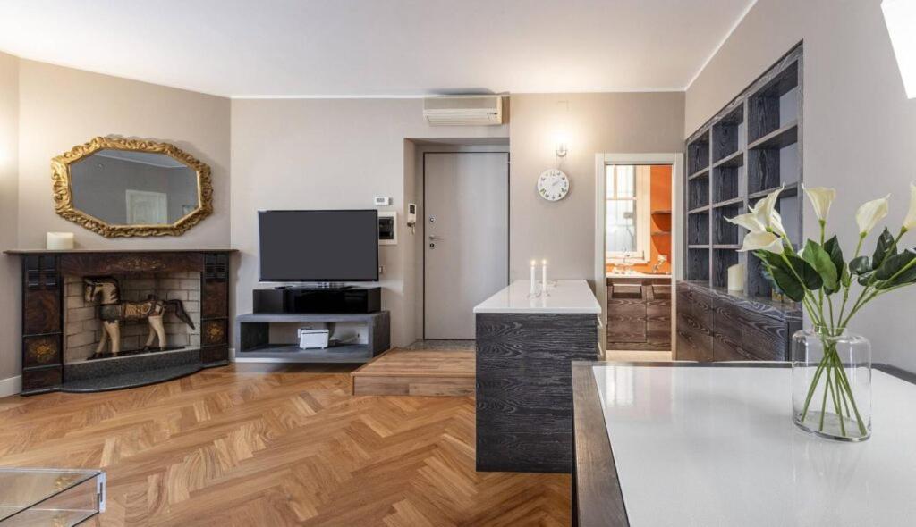 Milan Royal Suites - Centro Cadorna Luaran gambar