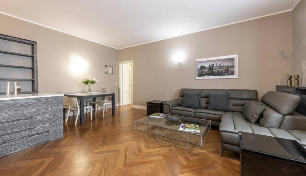 Milan Royal Suites - Centro Cadorna Luaran gambar